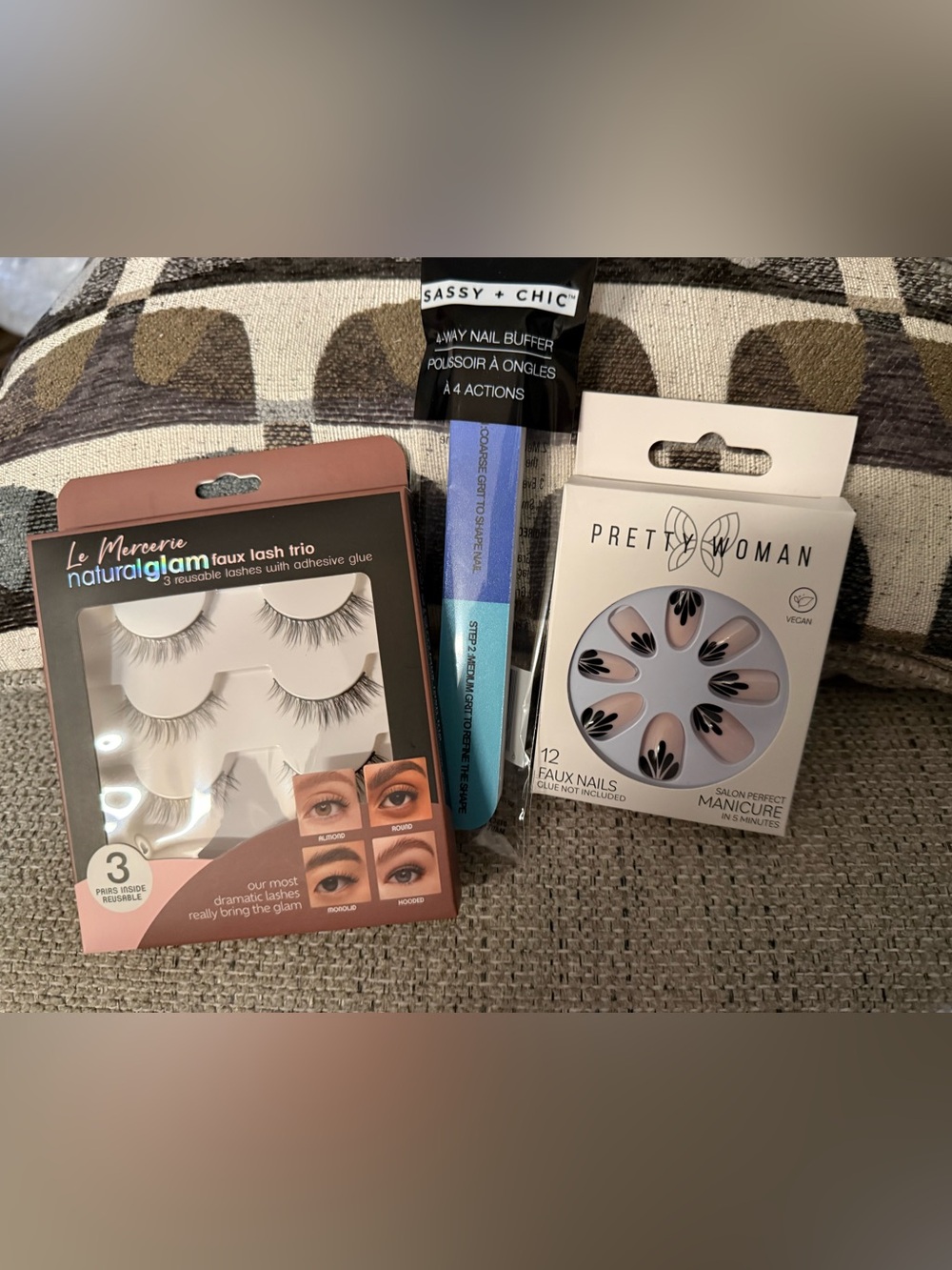 Pretty Woman Black Floral Nude Faux Nails + Lash Trio lash nail bundle